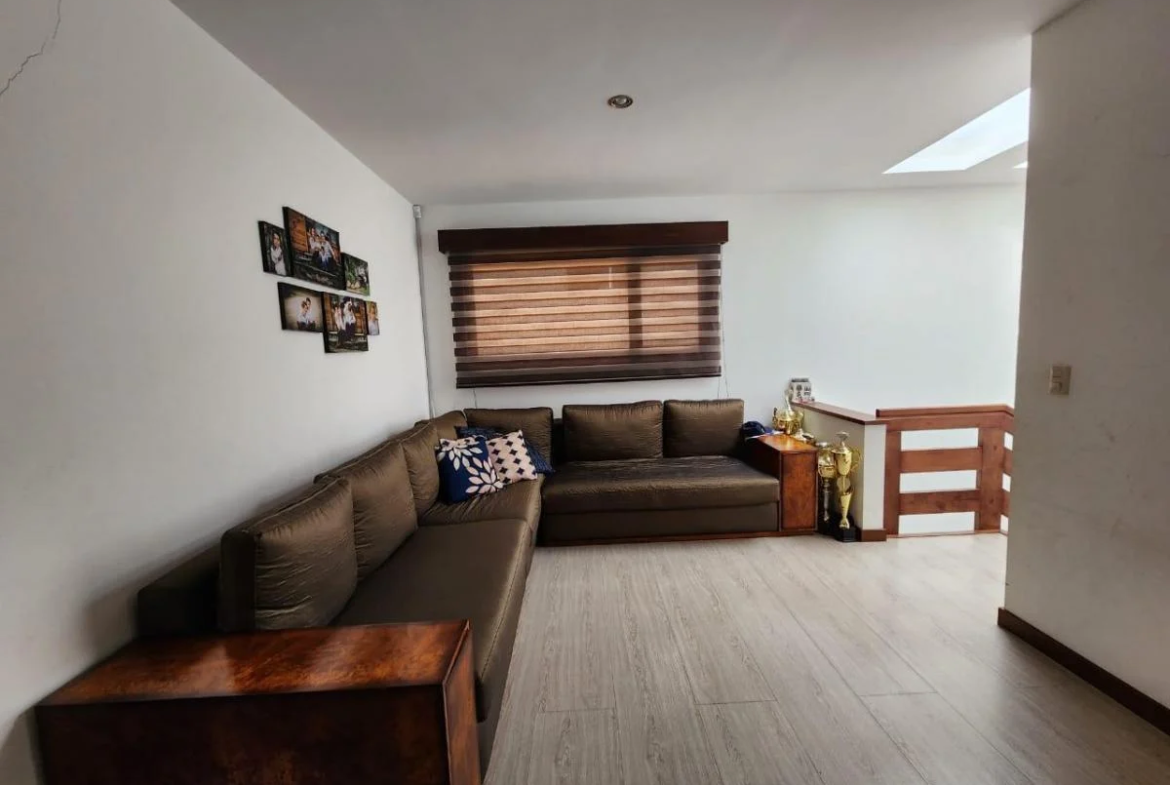 Casa en Venta en Condominio Privado Cerca Colegio Santana