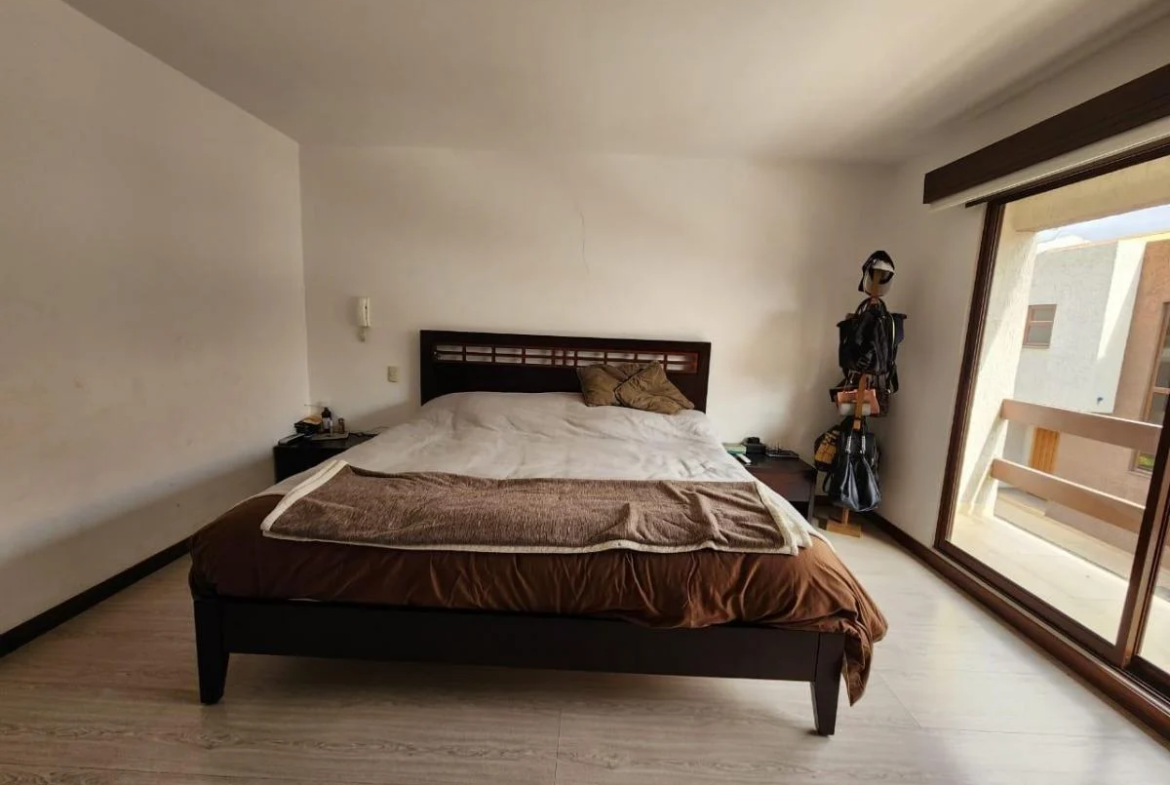 Casa en Venta en Condominio Privado Cerca Colegio Santana