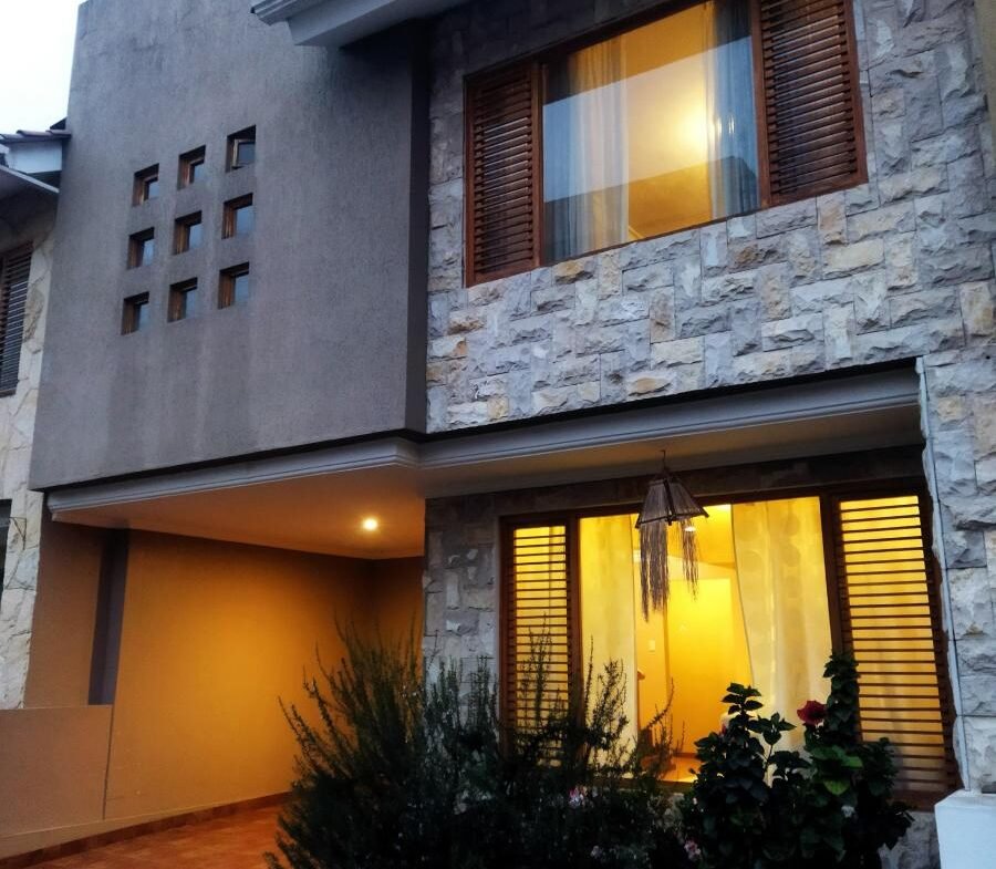 Casa Cuenca Sector Primero de Mayo Urb. Privada 192063CE