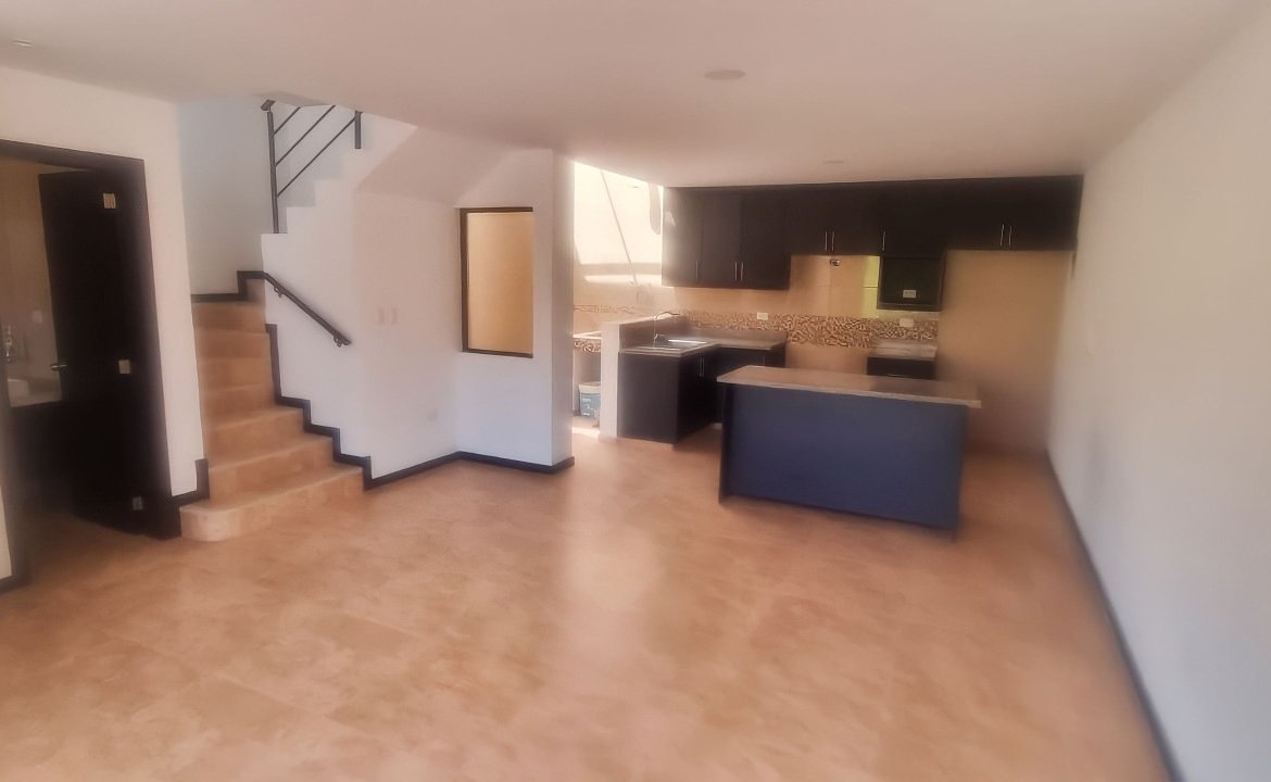 Casa Sector Supermaxi