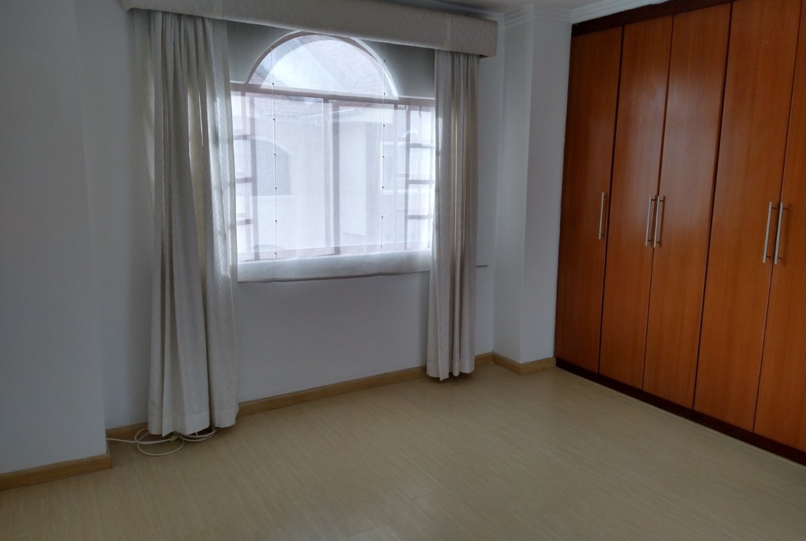 Casa Av del Tejar 3 pisos