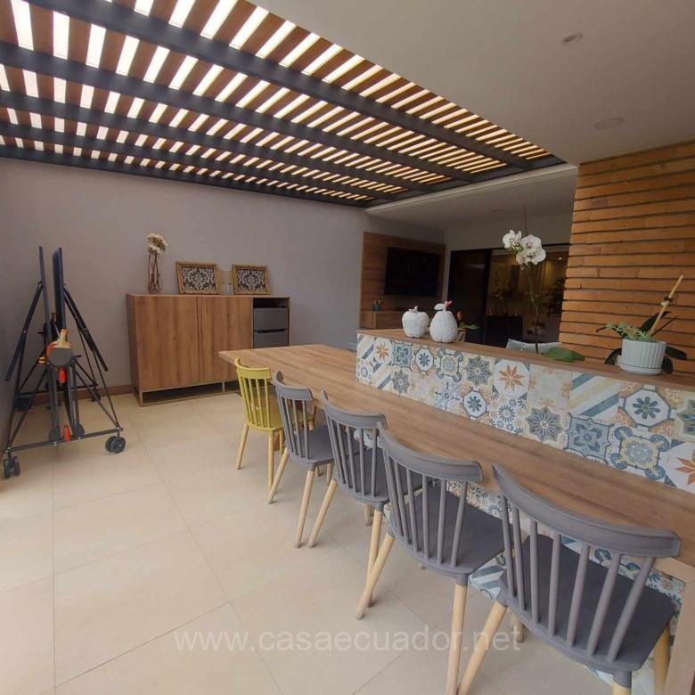 Casa de 3 Dormitorios en Venta en Puertas del Sol, Cuenca