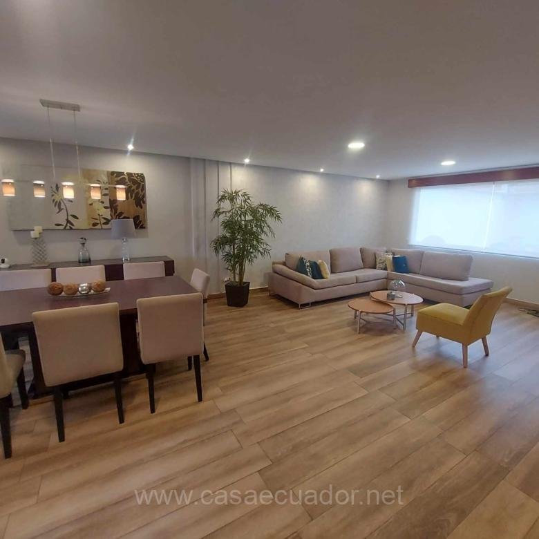 Casa de 3 Dormitorios en Venta en Puertas del Sol, Cuenca