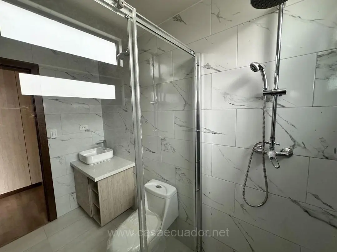 Casa Independiente en Venta Sector EMOV Misicata Cuenca