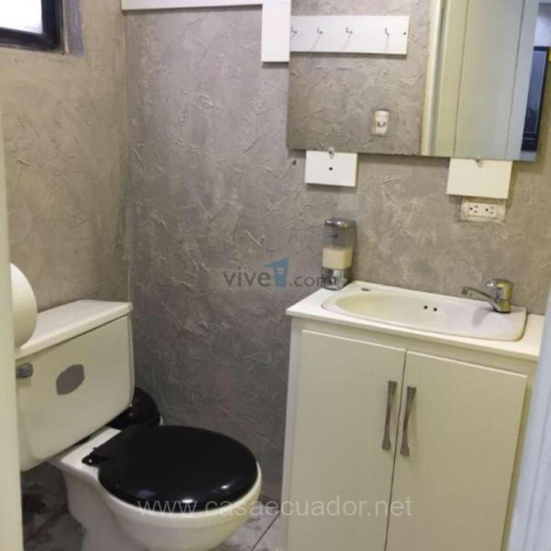 Oficina Amoblada en Venta en Edificio Astudillo, Cuenca