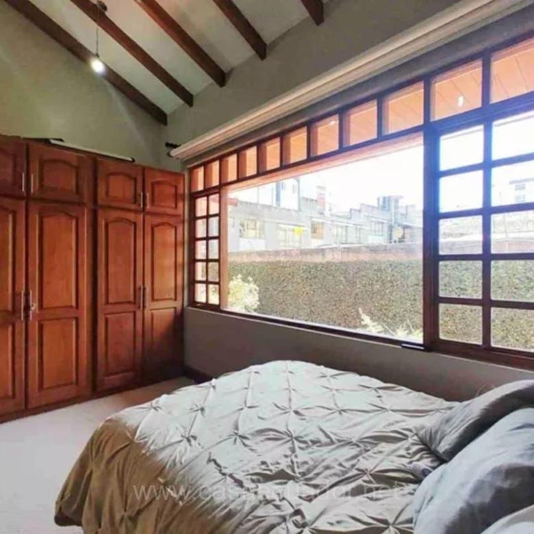 Casa de 4 Dormitorios en Venta Conjunto Ponceano Quito