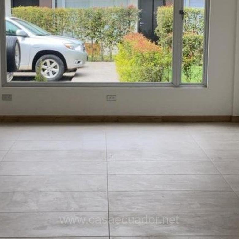 Casa en Renta en Conjunto Privado Tanda Nayón Quito