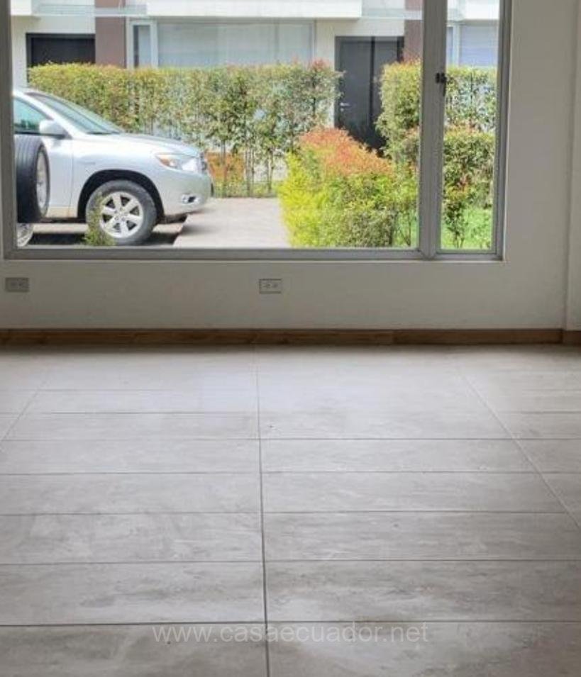 Casa en Renta en Conjunto Privado Tanda Nayón Quito