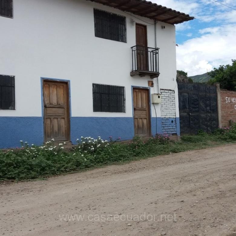 Casa con Terreno y Locales Comerciales en Venta Catamayo Loja