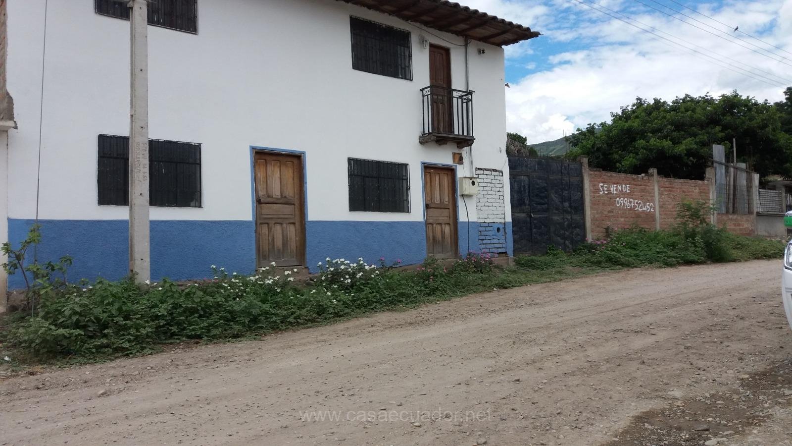 Casa con Terreno y Locales Comerciales en Venta Catamayo Loja