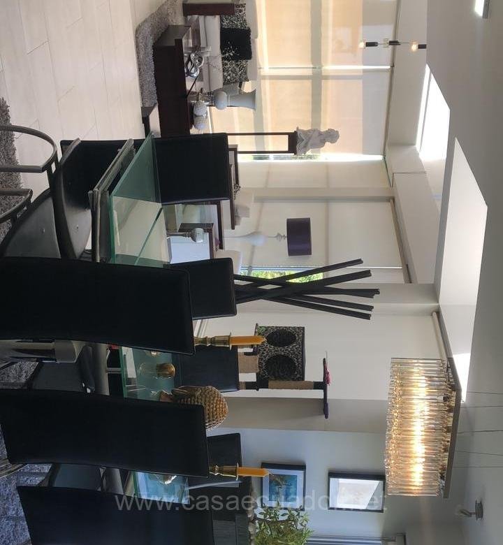 Casa de Lujo con Piscina en Venta Tanda Nayón Quito