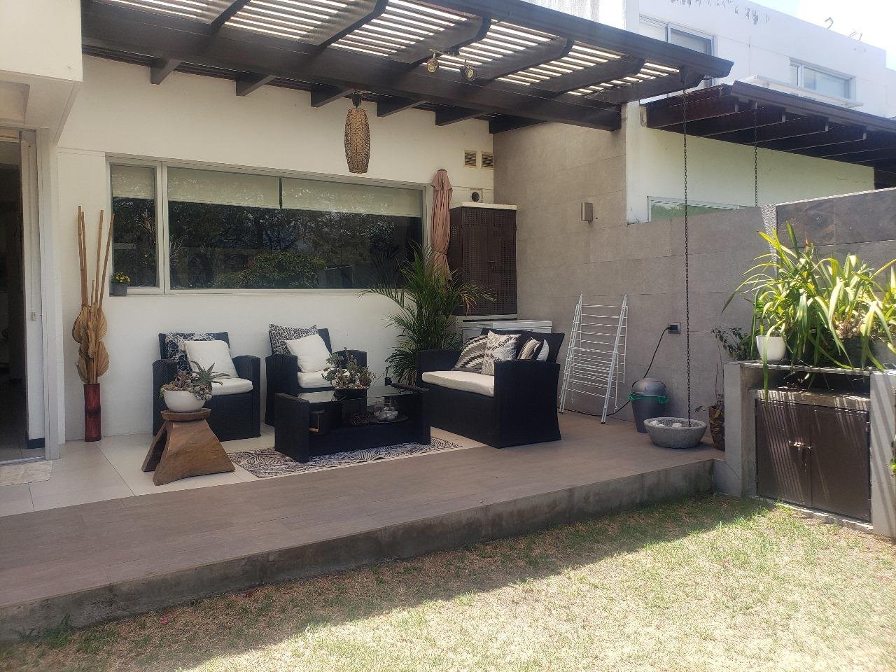 Casa de 3 Dormitorios en Venta Urbanización Los Viñales Tumbaco