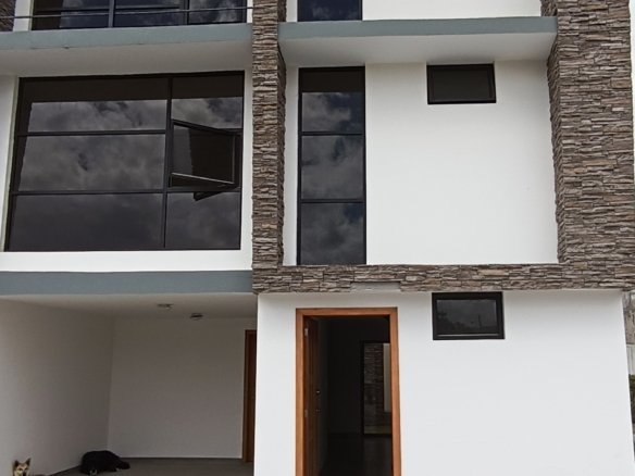 casa nueva en venta en Calderón fachada exterior