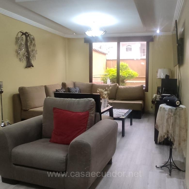 Casa Amplia de 380 m² en Venta en Totoracocha Cuenca