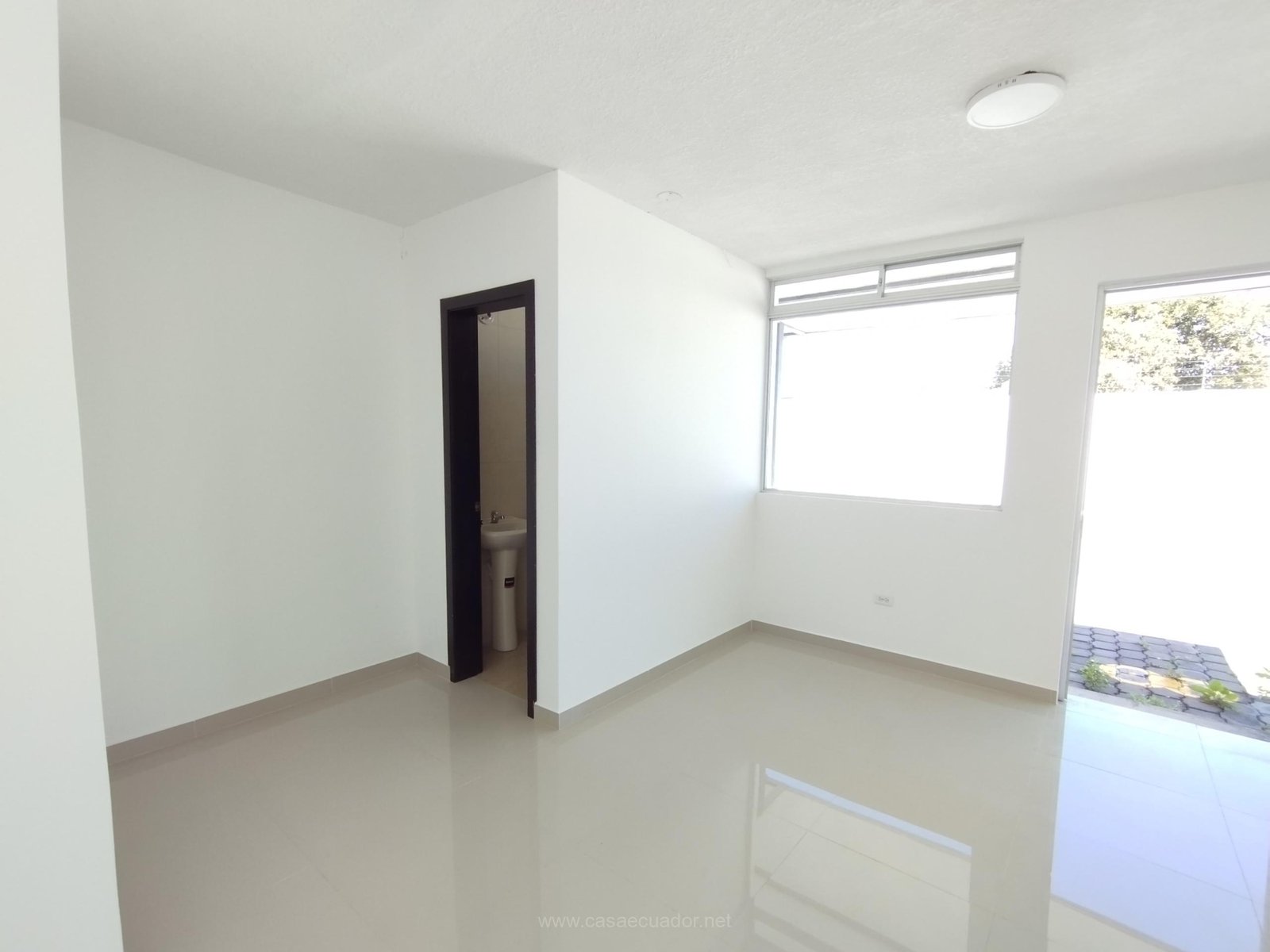 Local comercial en venta en San Rafael Sangolquí cerca de San Luis Shopping