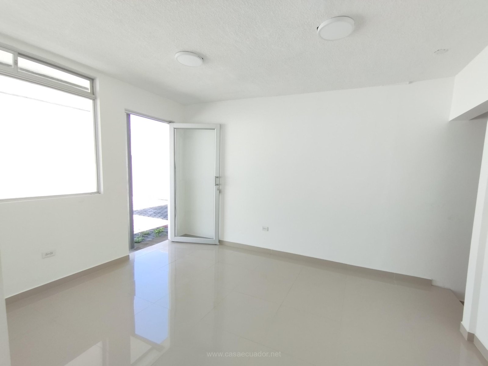 Local comercial en venta en San Rafael Sangolquí cerca de San Luis Shopping
