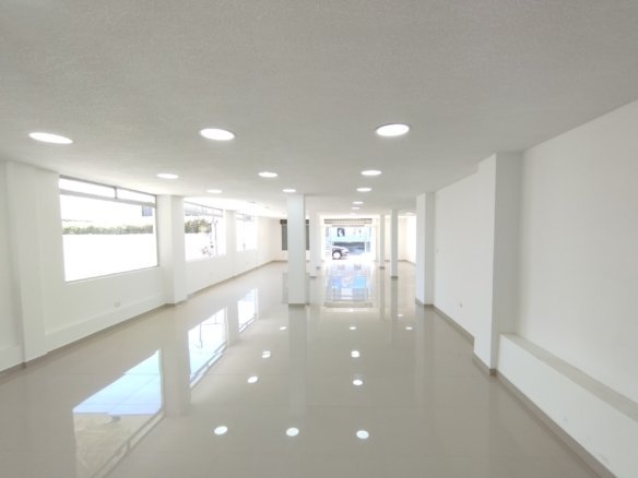Local comercial en venta en San Rafael Sangolquí cerca de San Luis Shopping
