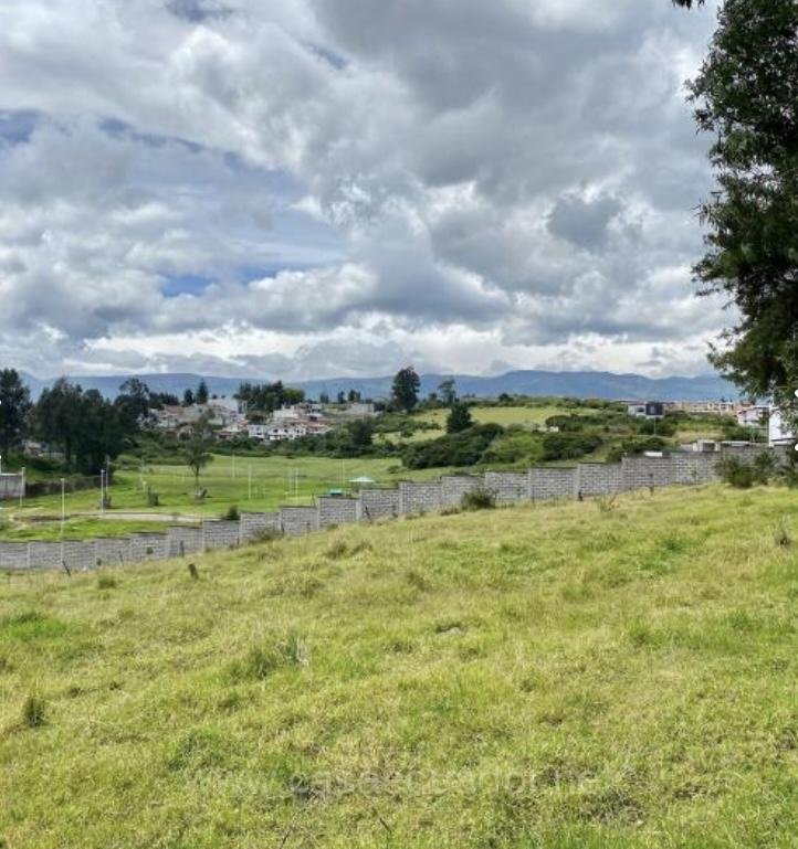 Terreno en Venta Valle de Los Chillos Sector Mansión Samzara