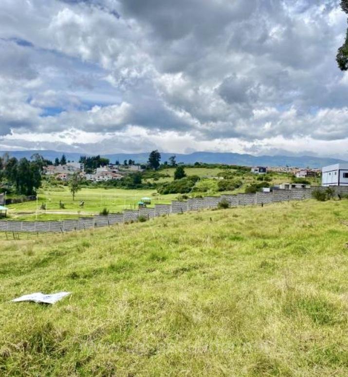 Terreno en Venta Valle de Los Chillos Sector Mansión Samzara