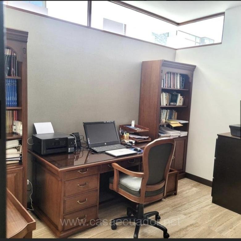 Casa de Lujo en Venta Sector Hilacril Tumbaco