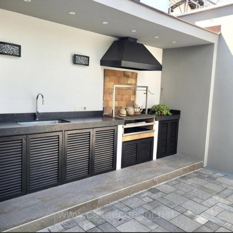 Casa de Lujo en Venta Sector Hilacril Tumbaco
