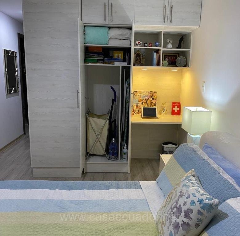 Departamento de 2 Dormitorios en Venta en El Bosque, Quito