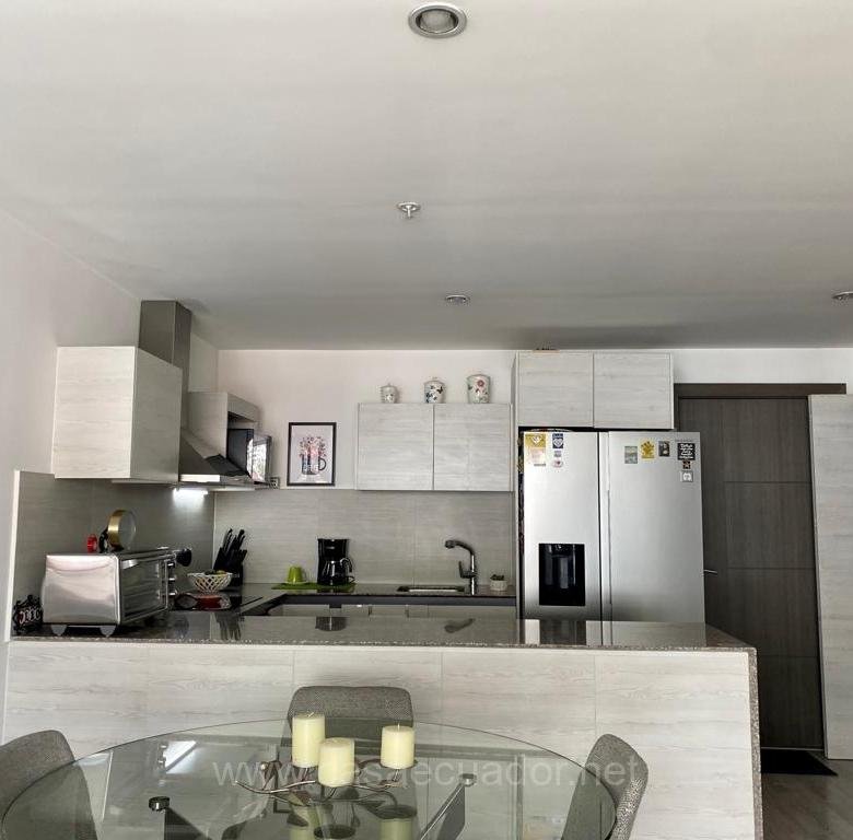 Departamento de 2 Dormitorios en Venta en El Bosque, Quito