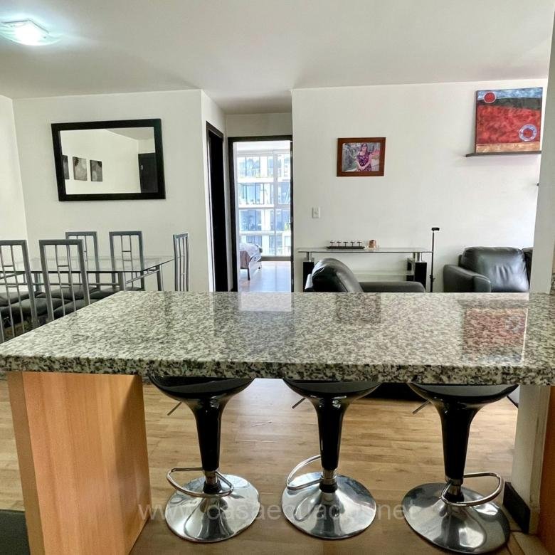 Departamento Amoblado de 2 Dormitorios en Venta República del Salvador Quito