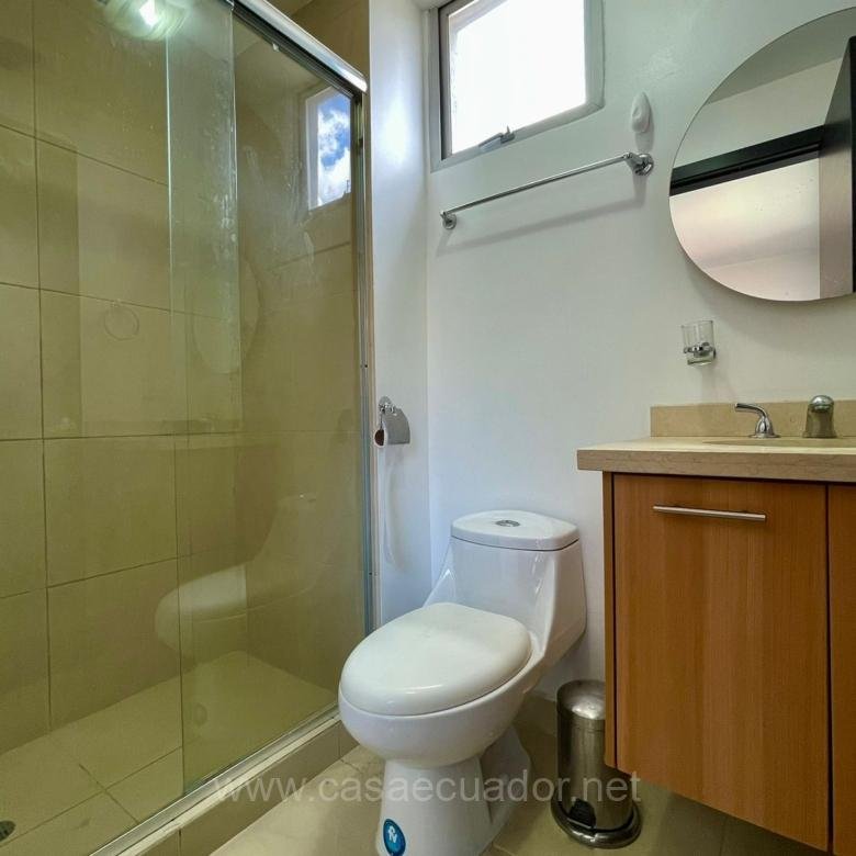 Departamento Amoblado de 2 Dormitorios en Venta República del Salvador Quito