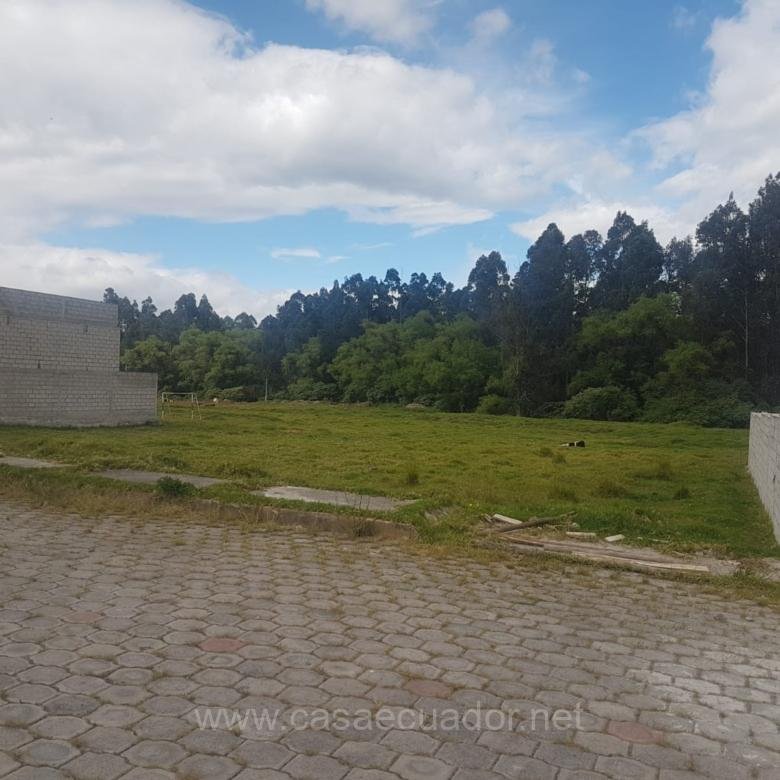 Terreno de 301 m² en Venta en La Salle, Conocoto