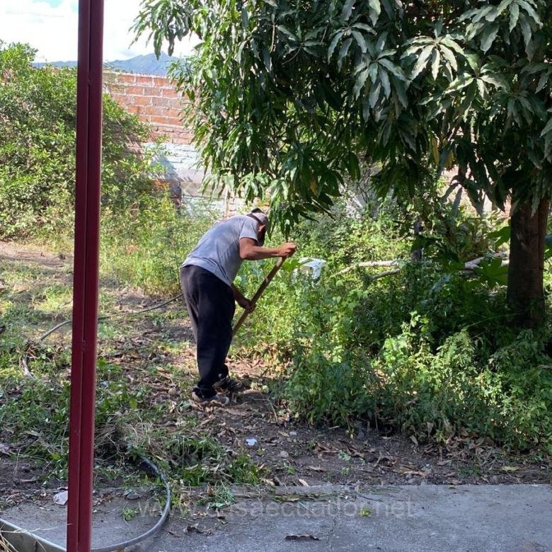 Casa con Terreno y Locales Comerciales en Venta Catamayo Loja