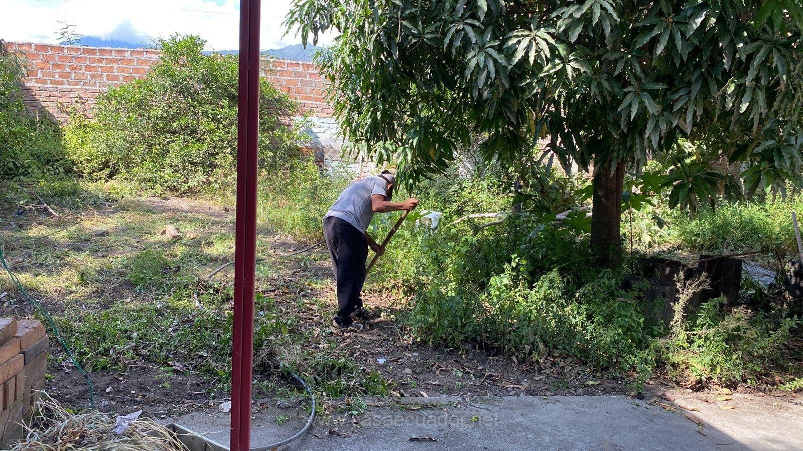 Casa con Terreno y Locales Comerciales en Venta Catamayo Loja