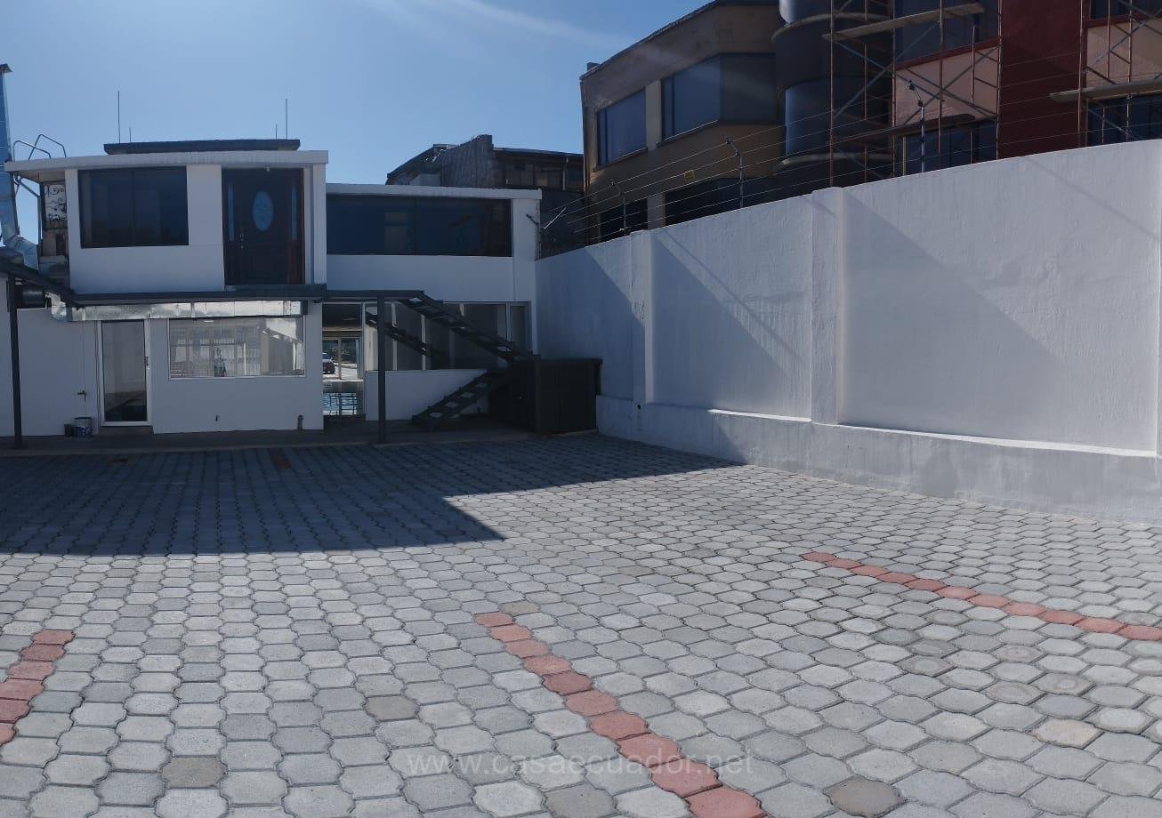 Local comercial en venta en San Rafael Sangolquí cerca de San Luis Shopping