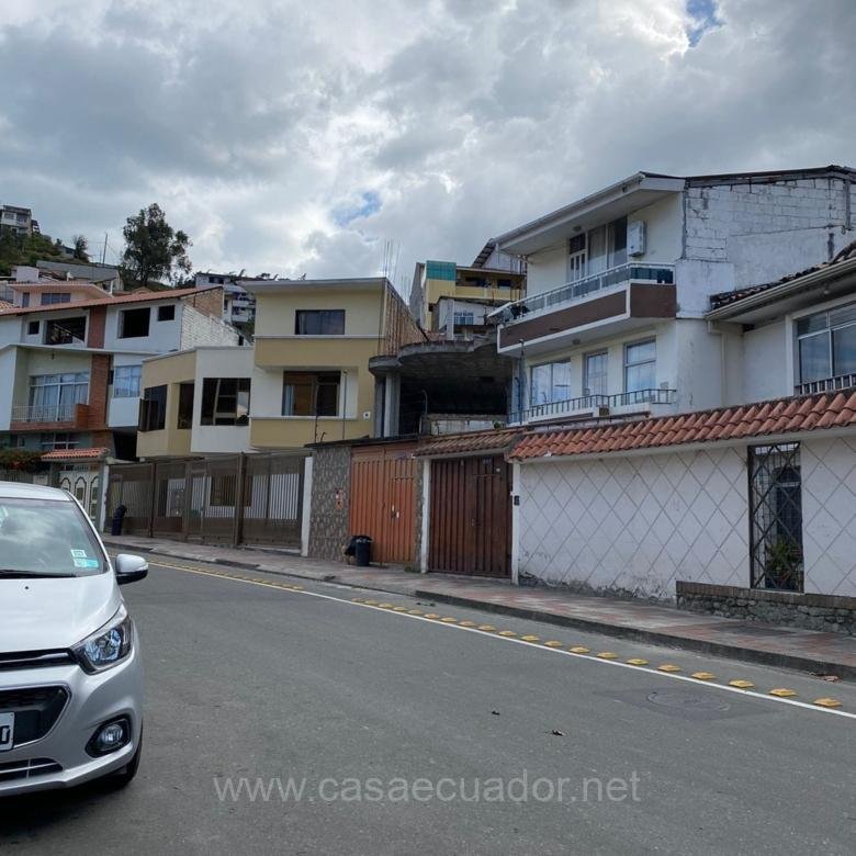 Edificio con departamentos en venta sector Estadio Loja