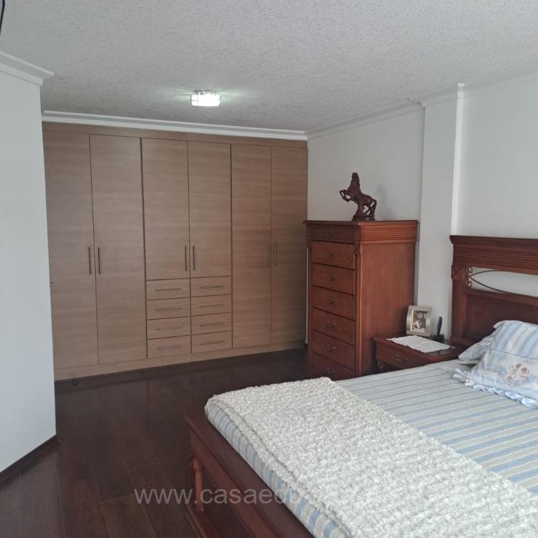Casa en venta en Pusuquí Quito con terraza y área BBQ
