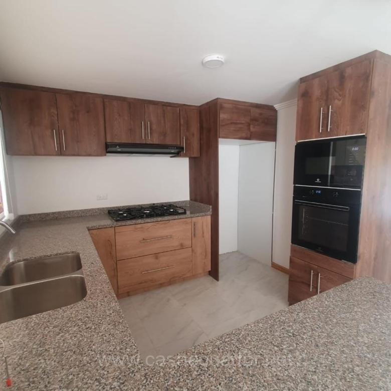Casa por estrenar en Miraflores Cuenca con crédito VIP