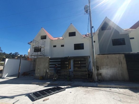 Casa por estrenar en Miraflores Cuenca con crédito VIP