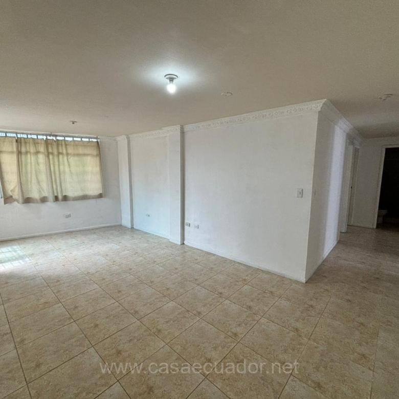 Casa rentera en venta en San Marcos Sangolquí con departamento independiente