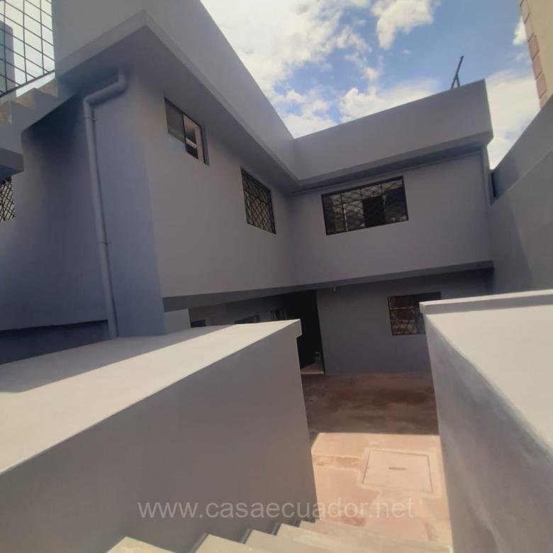 Casa remodelada en venta en Carcelén Bajo Quito