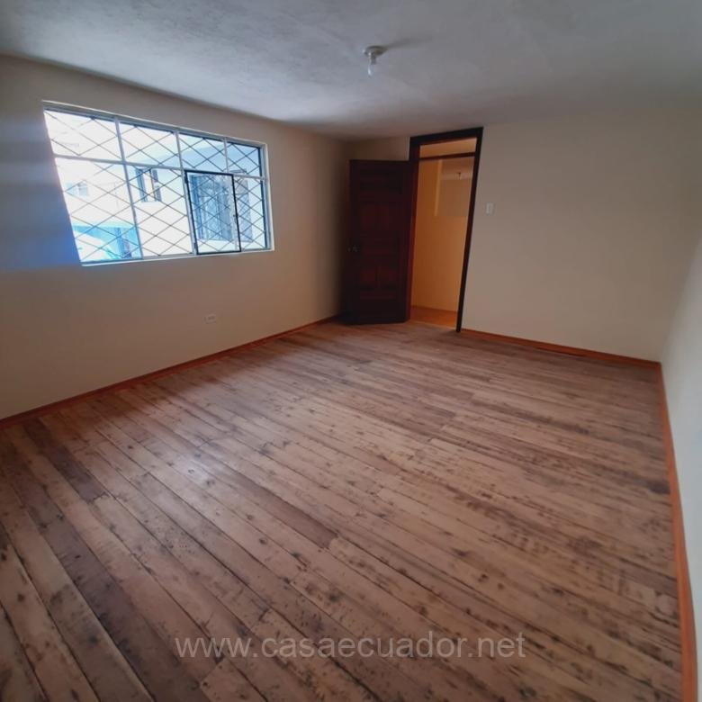 Casa remodelada en venta en Carcelén Bajo Quito
