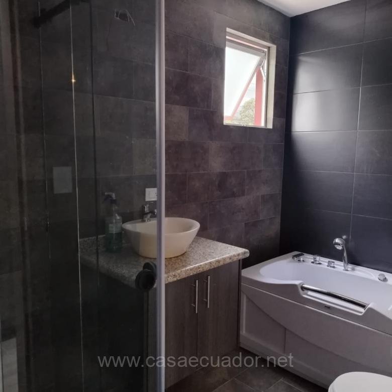 Casa independiente en venta Valle de Los Chillos
