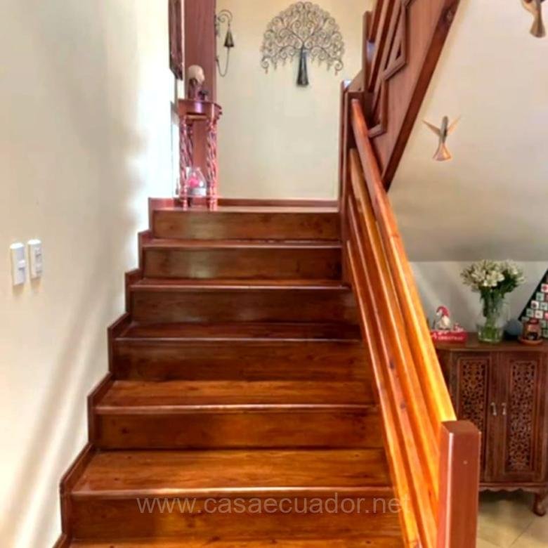 Casa en venta en San Joaquín Cuenca con amplio terreno