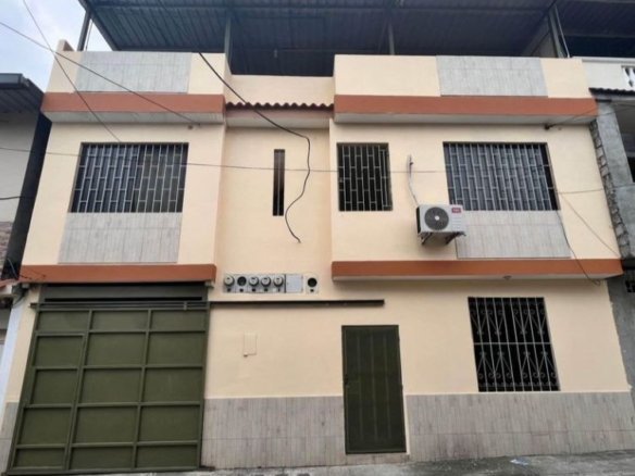 Casa rentera en venta cerca del Mall del Río Guayaquil