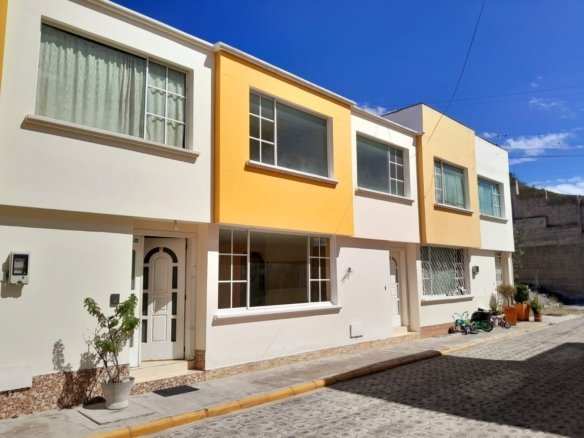 Casa independiente en venta en Pomasqui