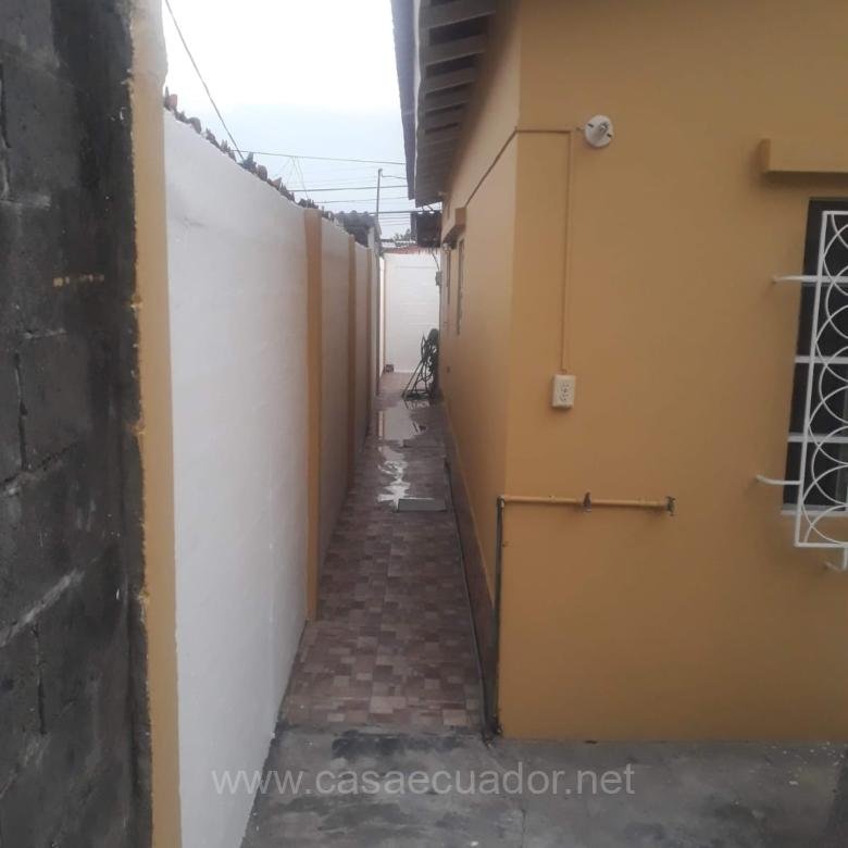 Casa con amplio terreno en Urdesa Central Guayaquil