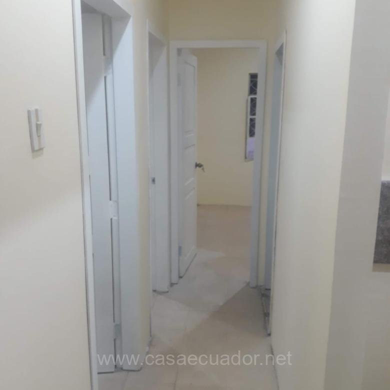 Casa con amplio terreno en Urdesa Central Guayaquil