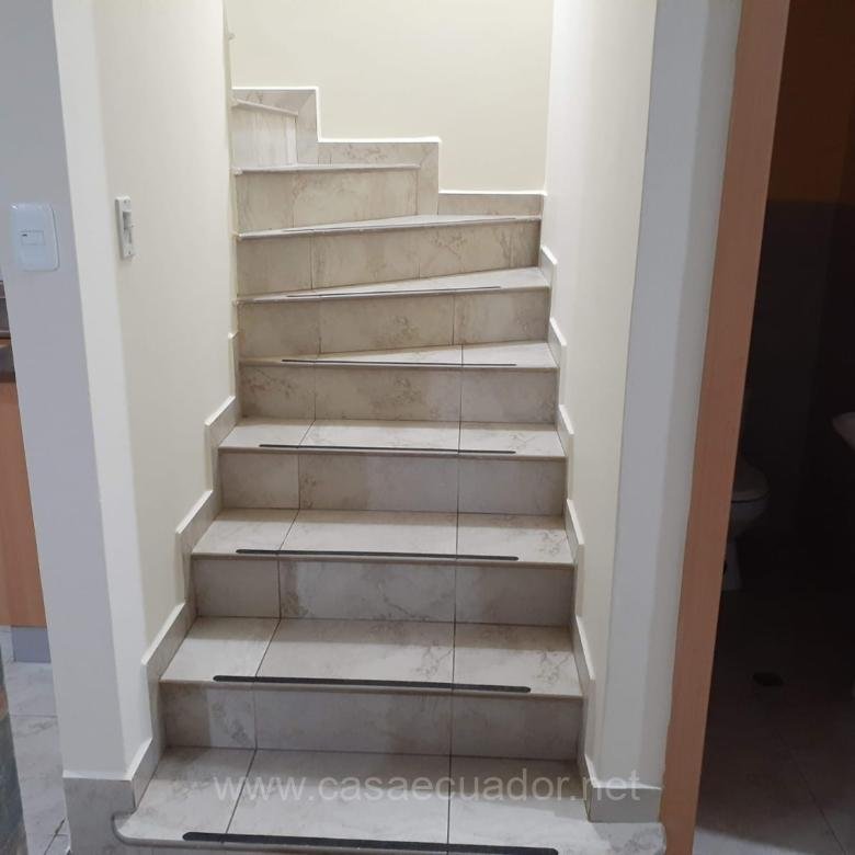 Se Vende Casa De Dos Plantas