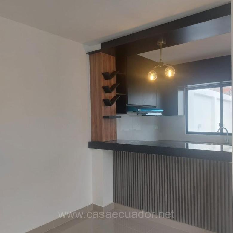 Casa moderna con piscina en Parque Forestal Portoviejo