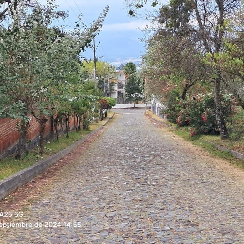 Terreno esquinero en Ontaneda Sur Conocoto
