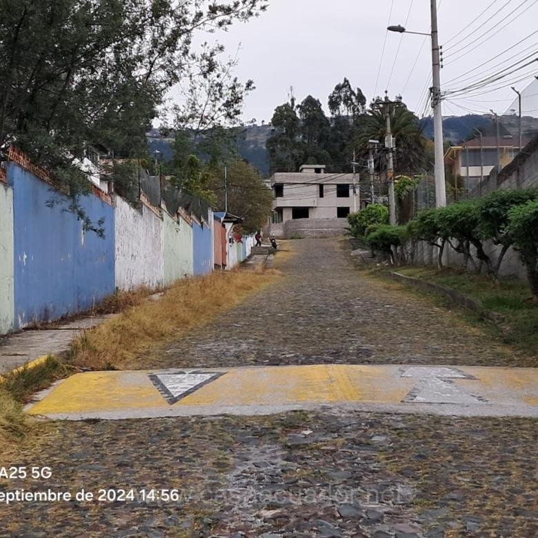 Terreno esquinero en Ontaneda Sur Conocoto